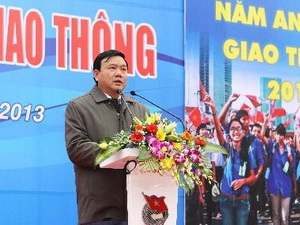 ໄຂວັນບຸນ “ ຊາວໜຸ່ມກັບວັດທະນະທຳຄົມມະນາຄົມ ”